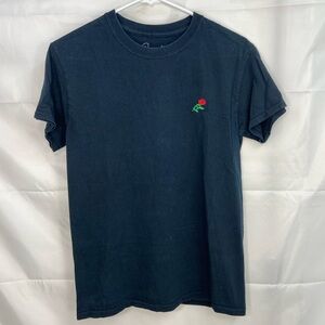 Creative Empire women’s solid black rose embroidered Crewcut short sleeve Tshirt